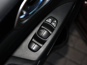 2016款1.6XV CVT智尊版 主驾车窗控制区	
