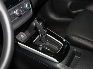 2016款1.6XV CVT智尊版 换挡杆