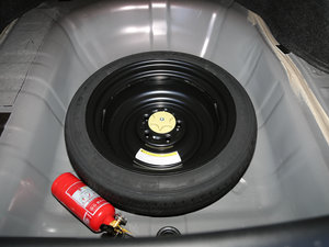 2016款1.6XV CVT智尊版 备胎