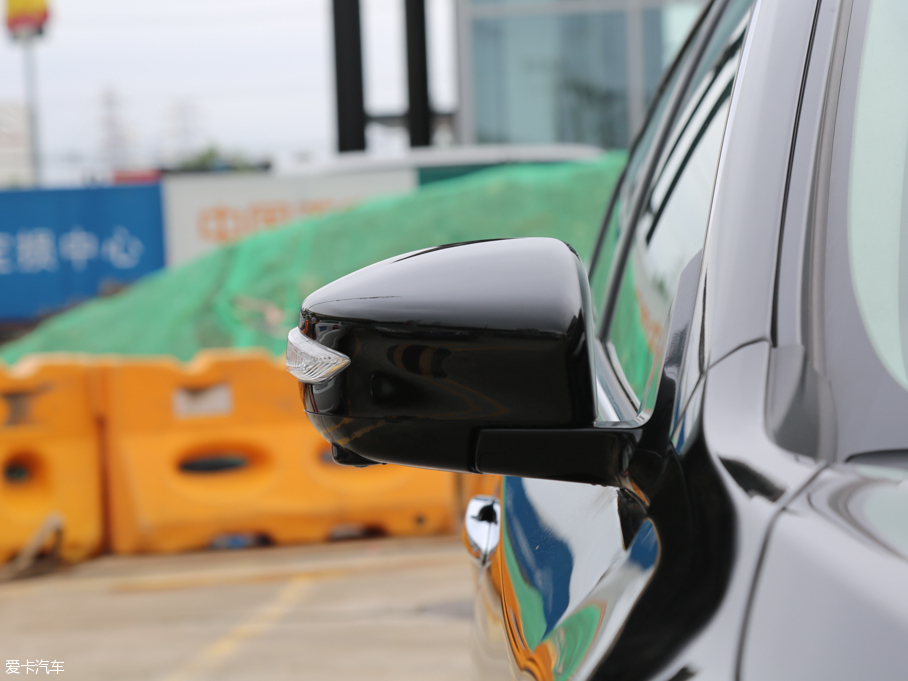 2016[  2.5L XV-VIPŞ