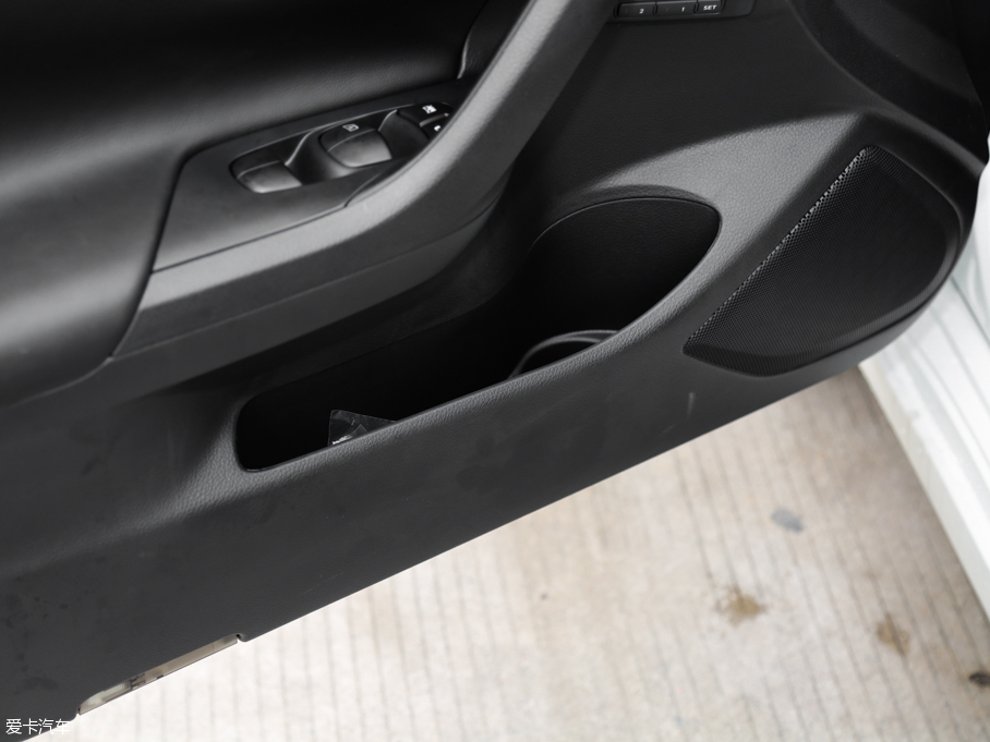 2016[ 2.5L XL Upper NAVI-Tech