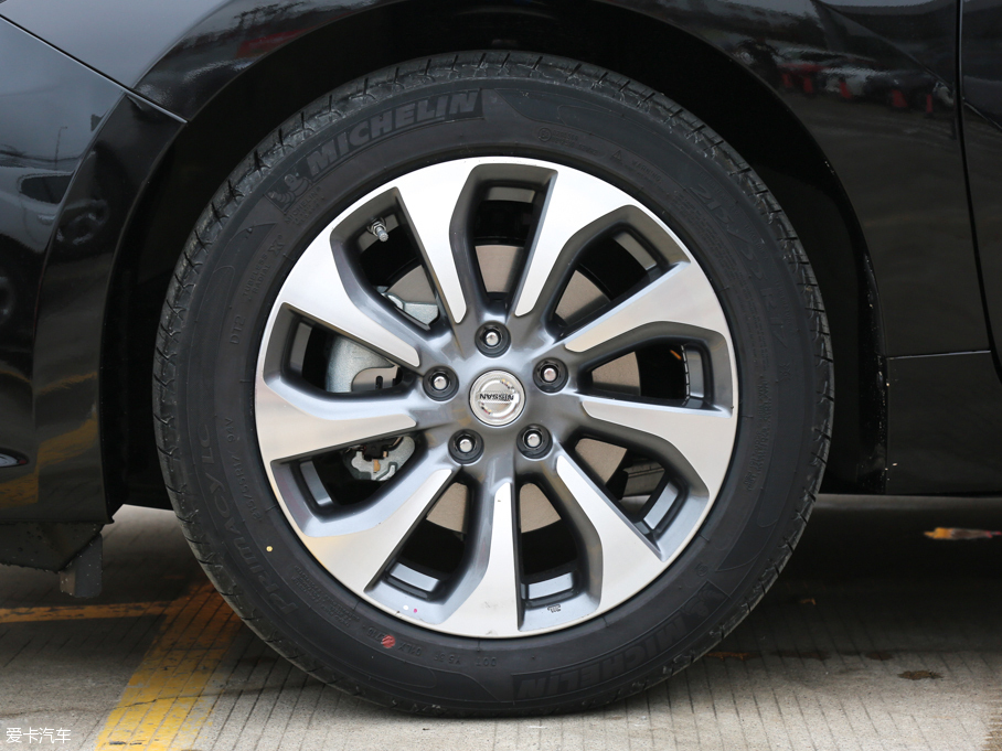 2016[  2.5L XV-VIPŞ