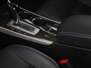 2016 2.5L XV  п؅^(q)