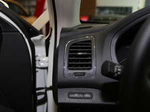 2016 2.5L XV  п؅^