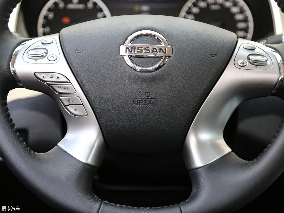 2017����m 2.5L XL ���а�