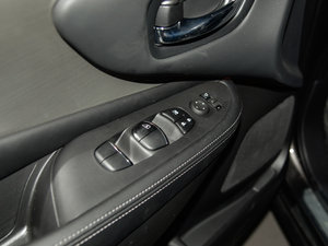 20172.5L XL а {܇ƅ^	