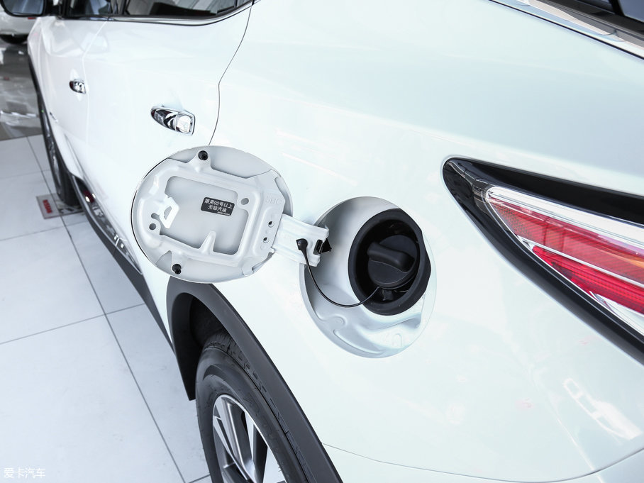 2017����mHEV 2.5L S/C HEV XE HEV���(q��) ���а�