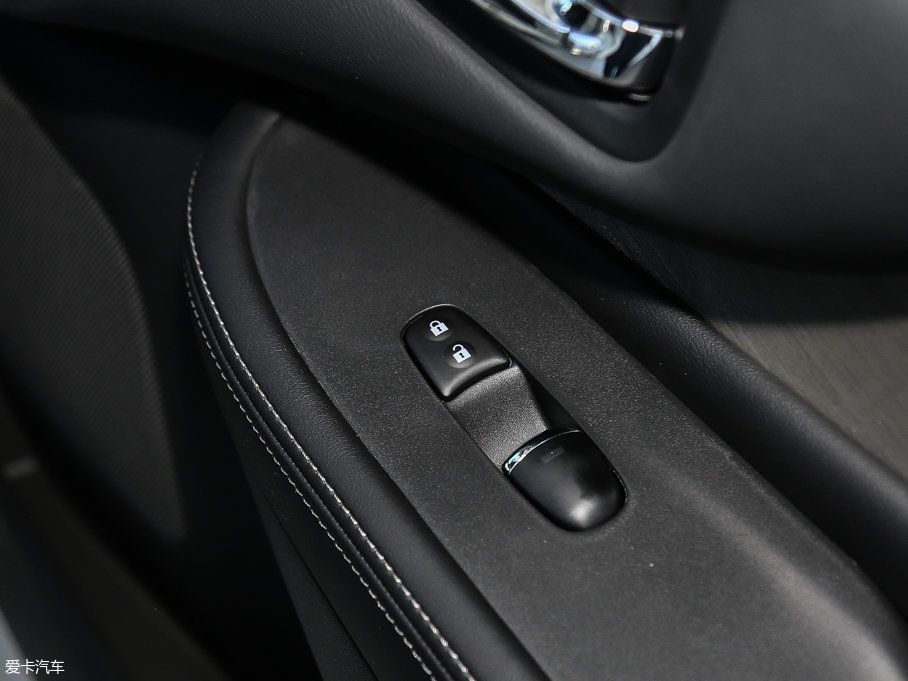 2017mHEV 2.5L S/C HEV XE HEV а