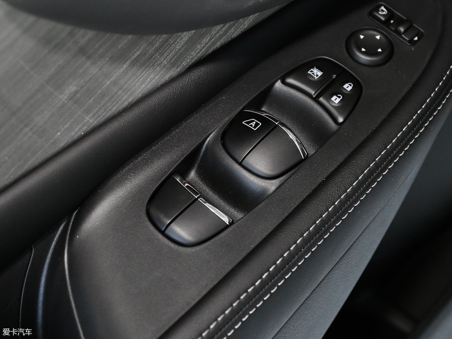 2017mHEV 2.5L S/C HEV XE HEV а