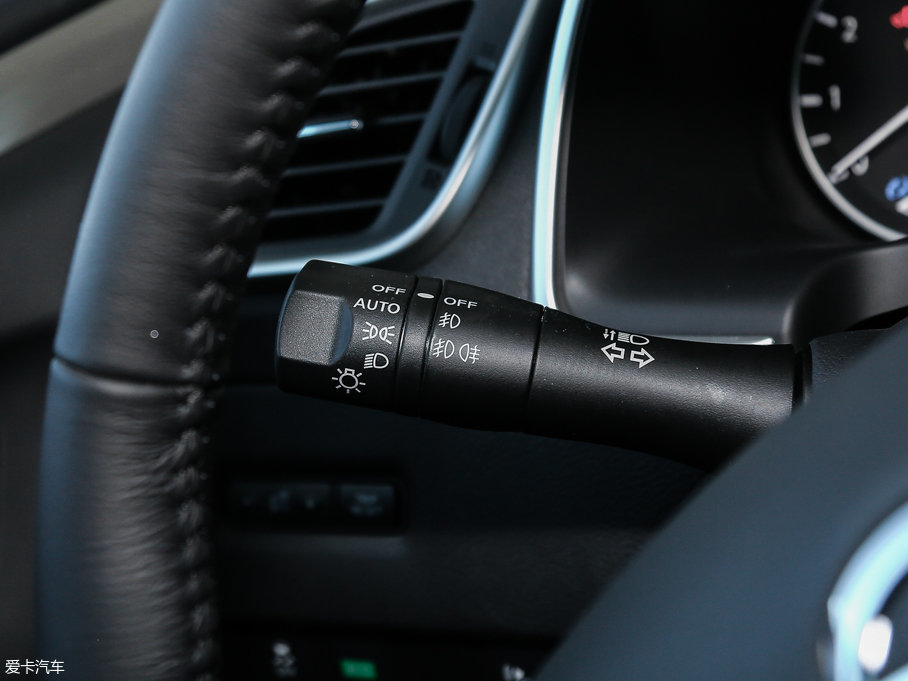 2017mHEV 2.5L S/C HEV XE HEV а