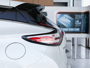 20172.5L S/C HEV XE HEV а ^