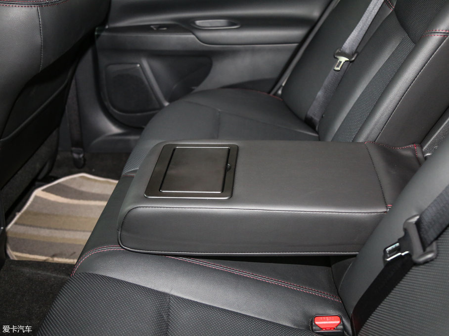 2017[ 2.0L XL Upperа