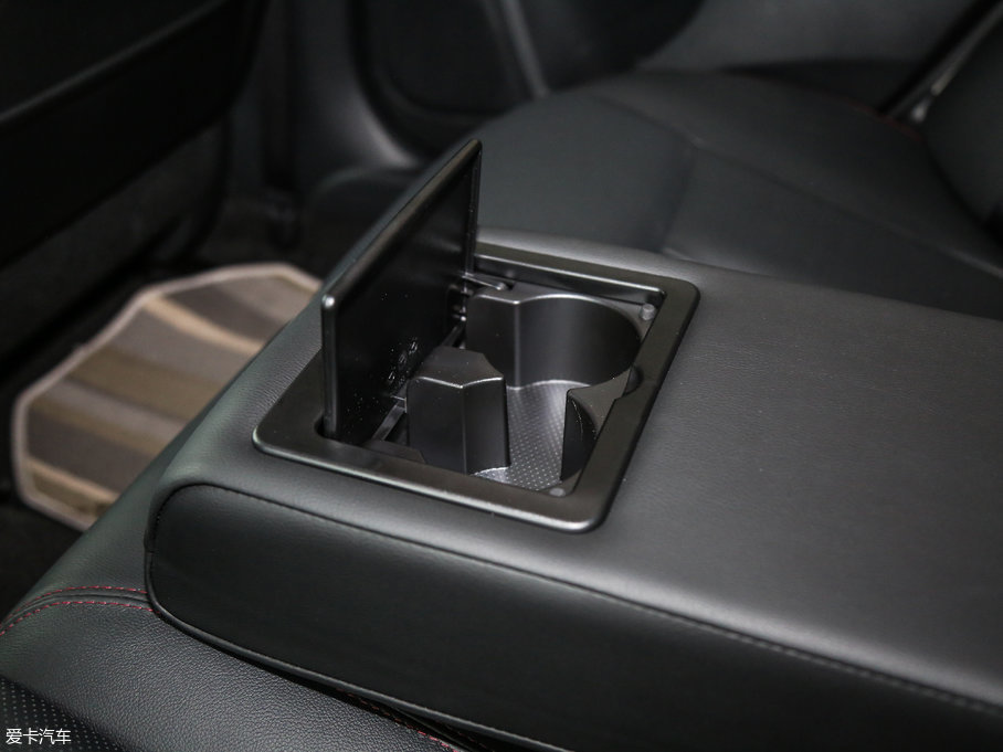 2017[ 2.0L XL Upperа