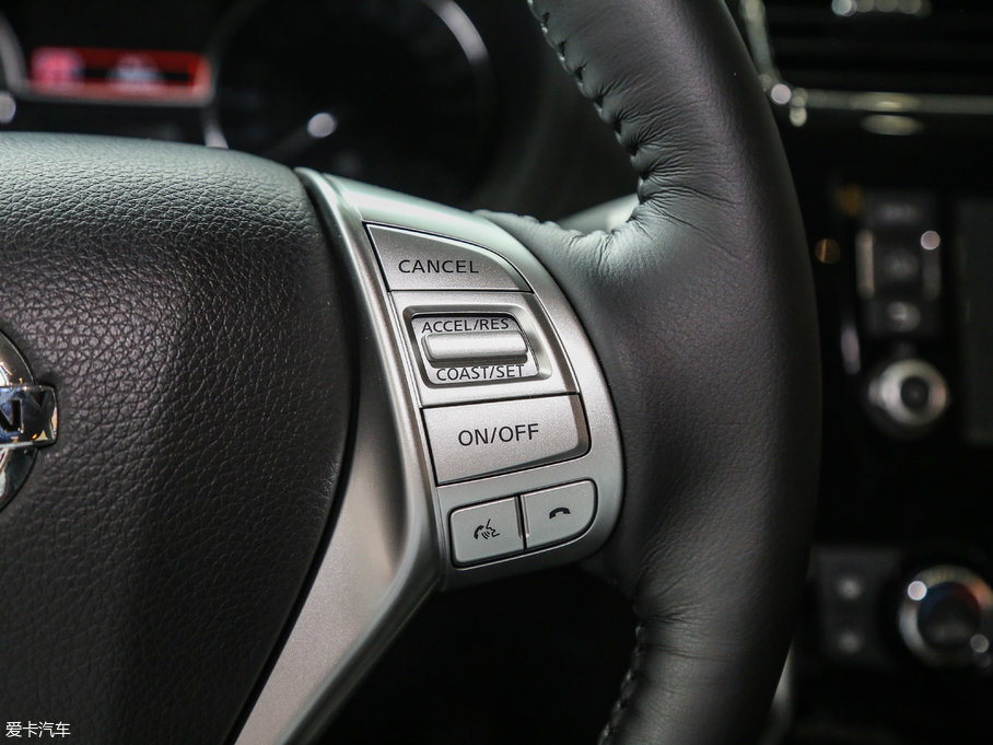 2017[ 2.0L XL Upperа