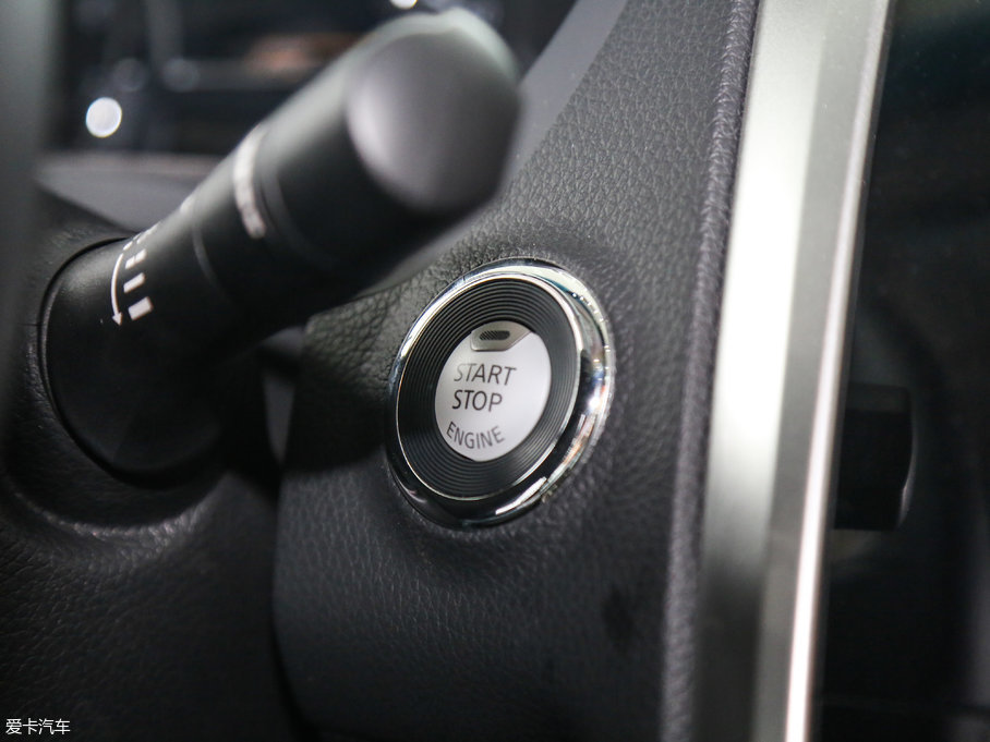 2017[ 2.0L XL Upperа