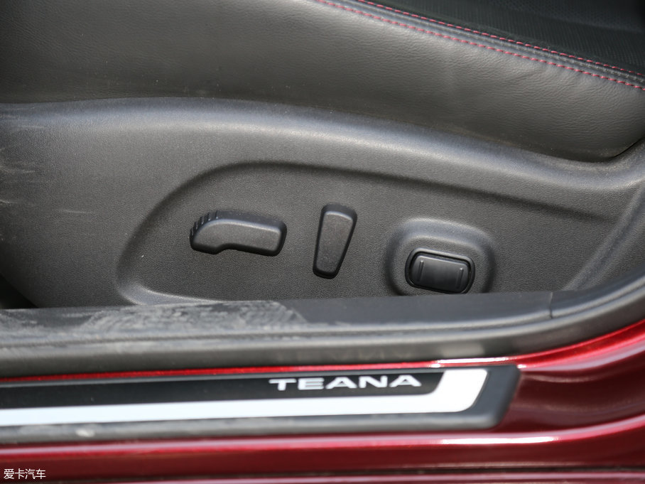 2017[ 2.0L XL Upperа