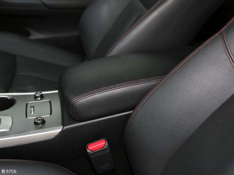 2017[ 2.0L XL Upperа