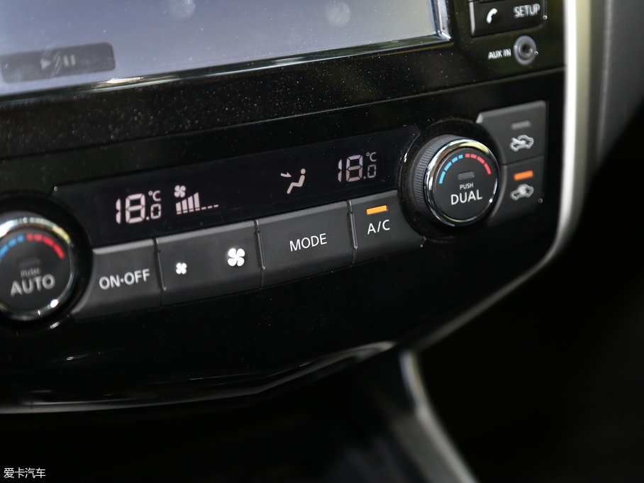 2017[ 2.0L XL Upperа