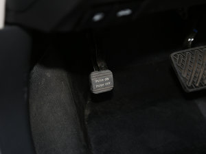 20172.0L XL Upperа v܇Ƅ