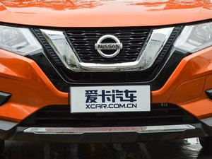 2017款2.5L CVT四驱领先版 7座 中网