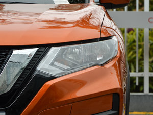 2017款2.5L CVT四驱领先版 7座 大灯