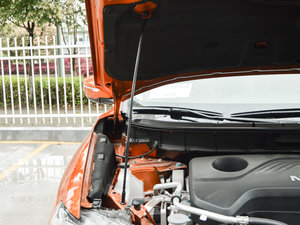 2017款2.5L CVT四驱领先版 7座 其它