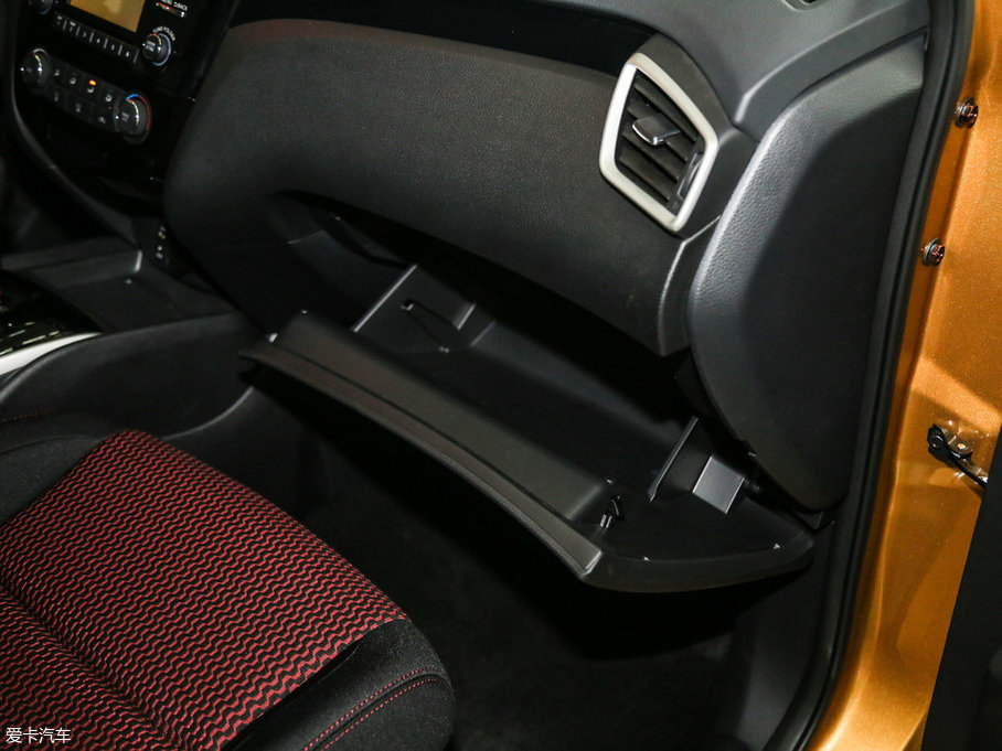 2017п 2.0L XL CVTӢ