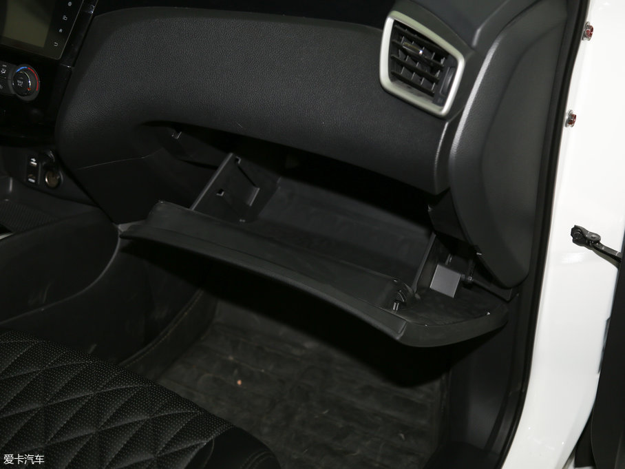 2017п 2.0L XL CVTӢ