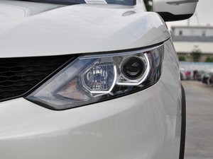 2017款2.0L XV CVT智享版 大灯