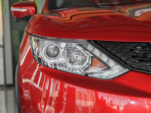 20172.0L XV Prem CVTA ^