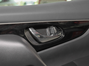 20172.0L XV Prem CVTA g