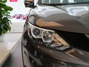 20172.0L XV Prem CVTA ^