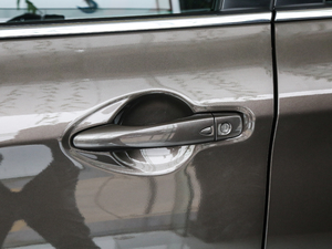 20172.0L XV Prem CVTA ^