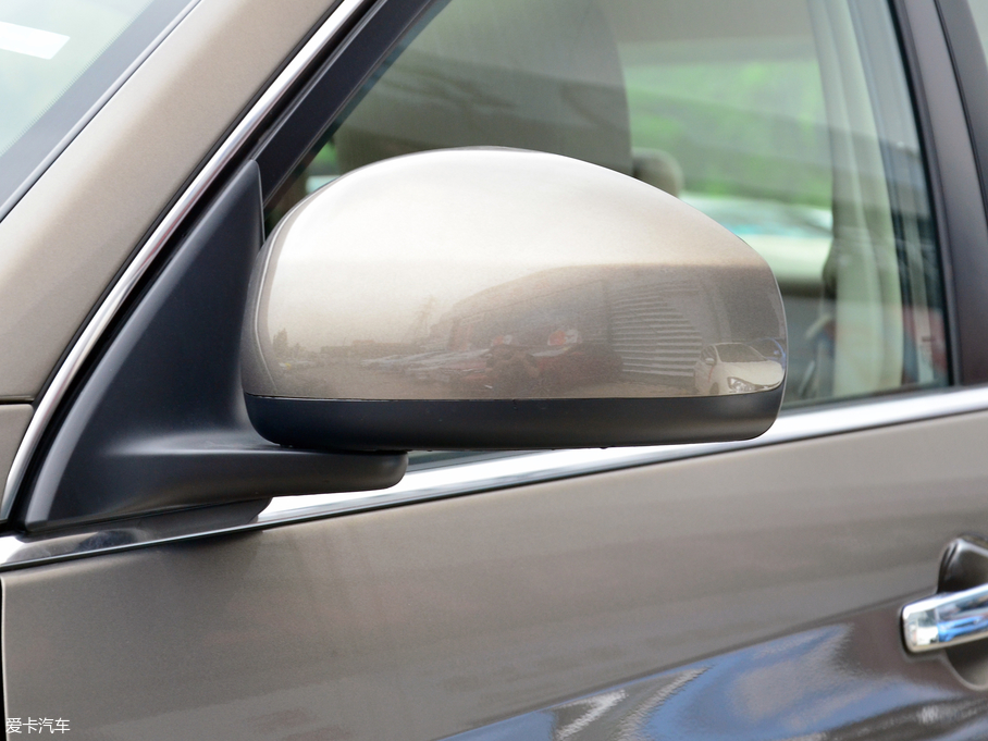 2018܎  1.6XE CVTm V