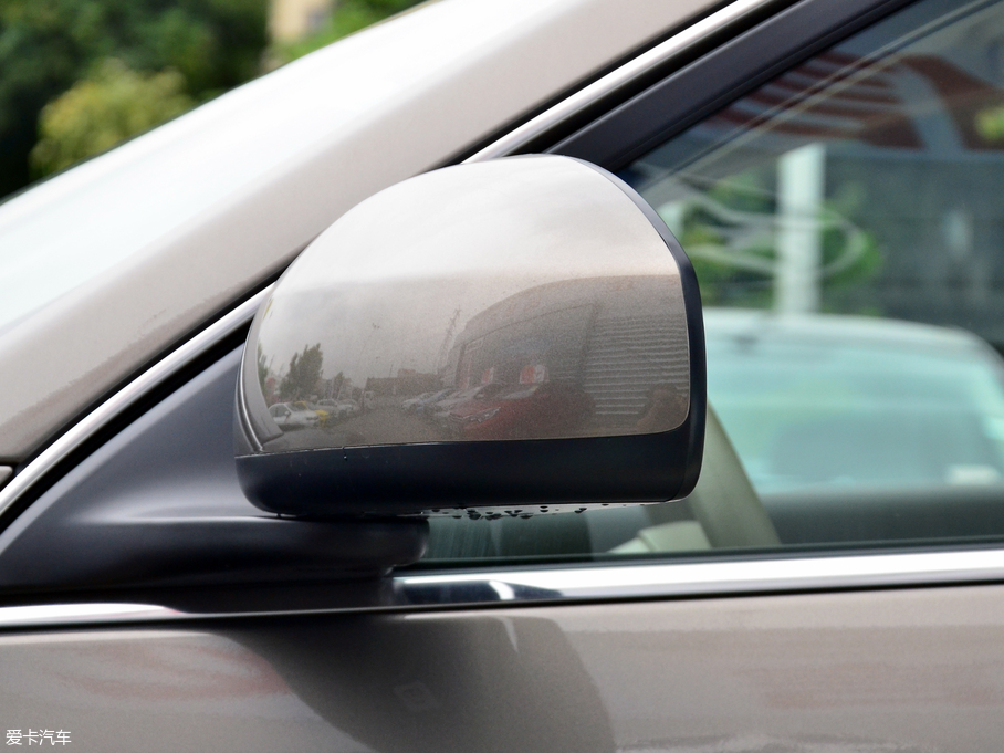 2018܎  1.6XE CVTm V