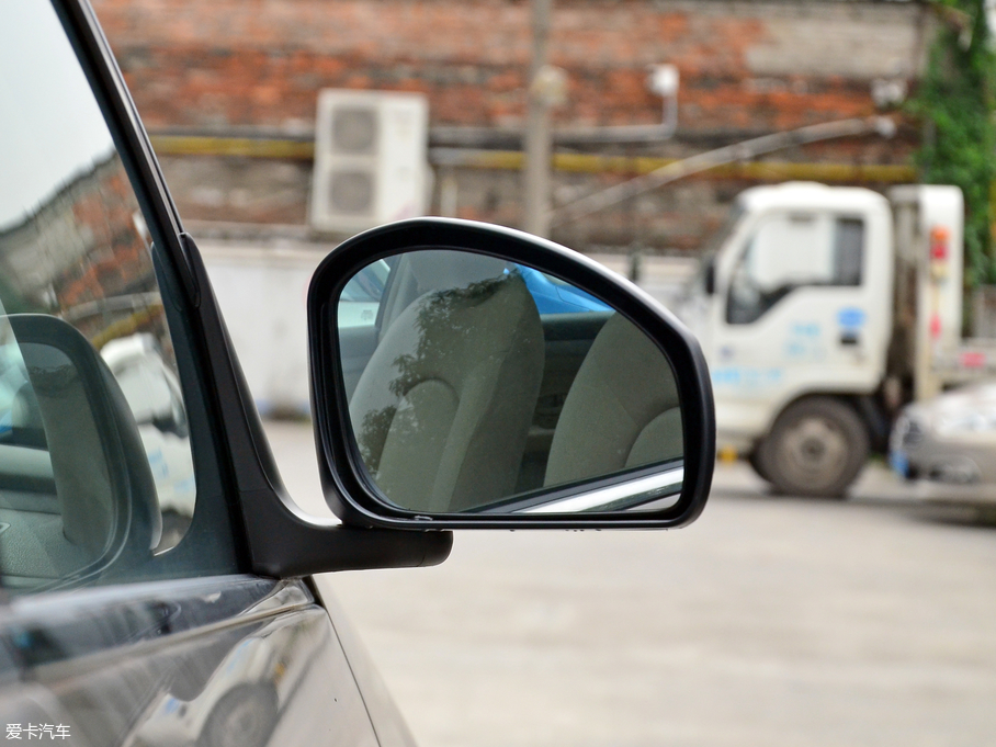 2018܎  1.6XE CVTm V