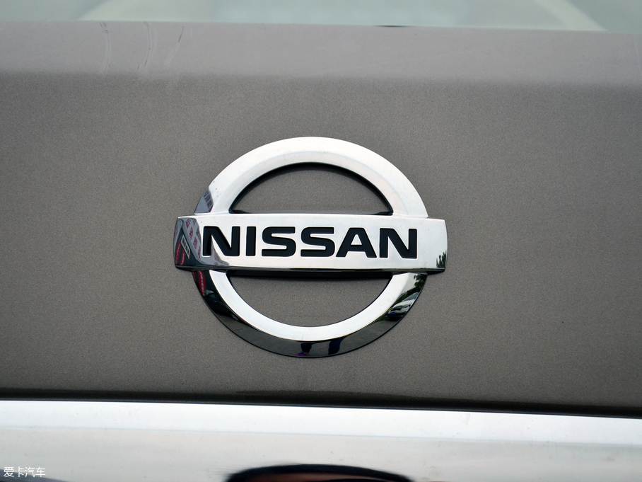 2018܎  1.6XE CVTm V