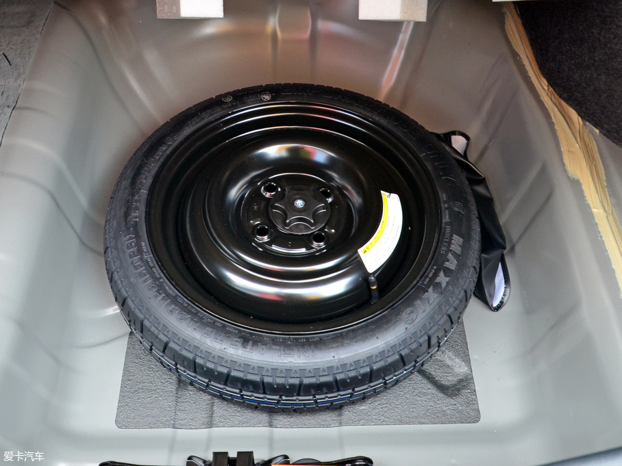 2018܎  1.6XE CVTm V