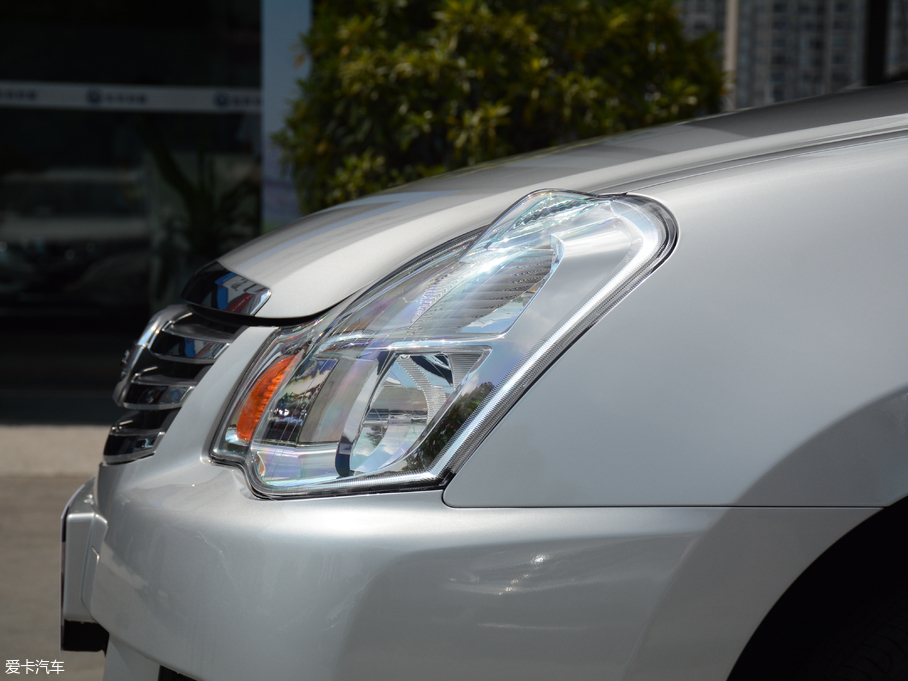 2018܎  1.6XE CVTm V