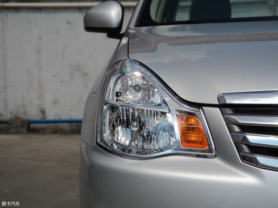 2018܎  1.6XE CVTm V