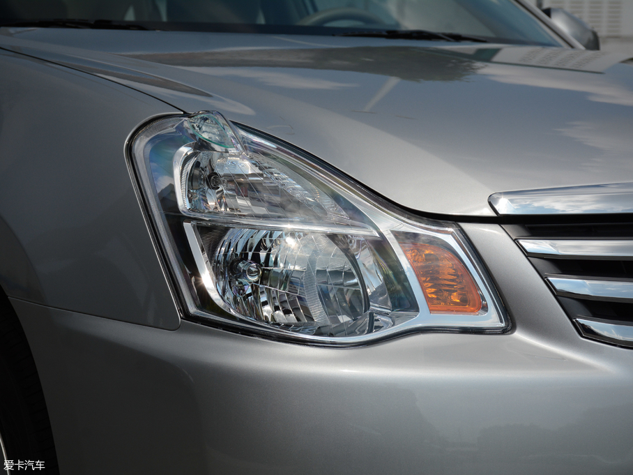 2018܎  1.6XE CVTm V