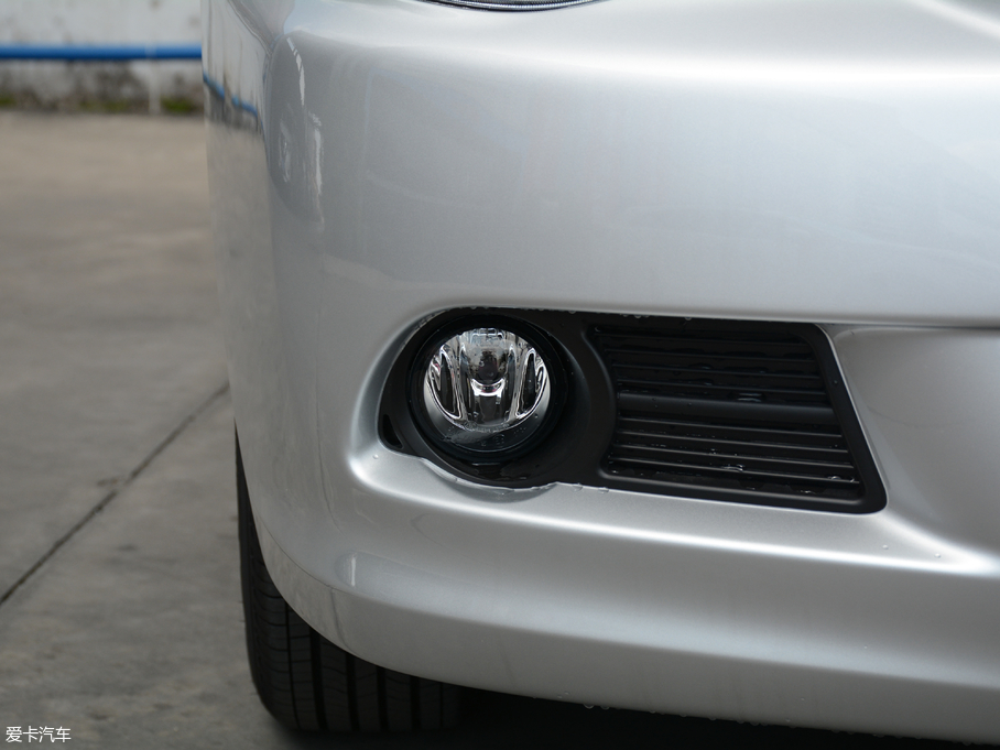 2018܎  1.6XE CVTm V