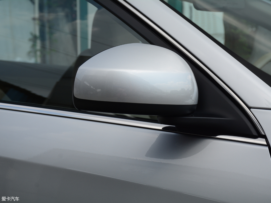 2018܎  1.6XE CVTm V