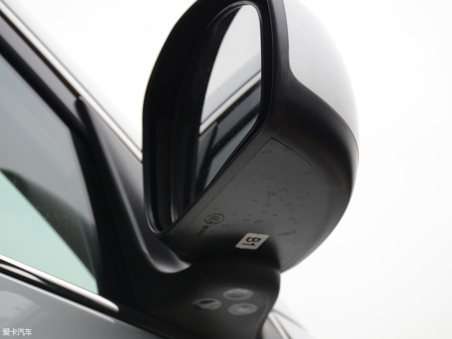 2018܎  1.6XE CVTm V