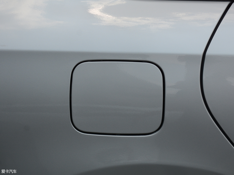 2018܎  1.6XE CVTm V