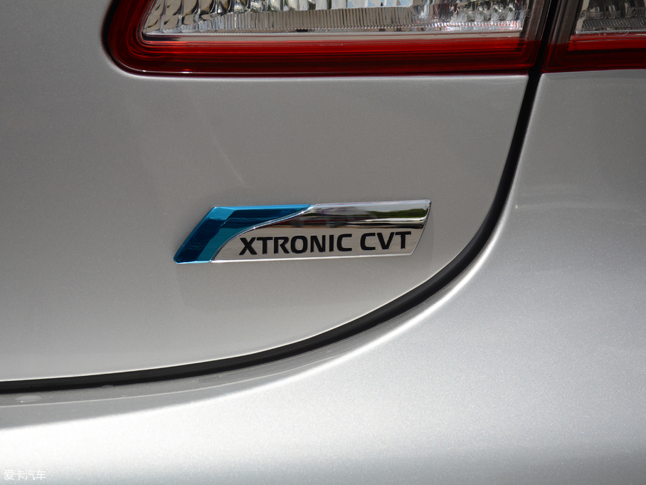 2018܎  1.6XE CVTm V