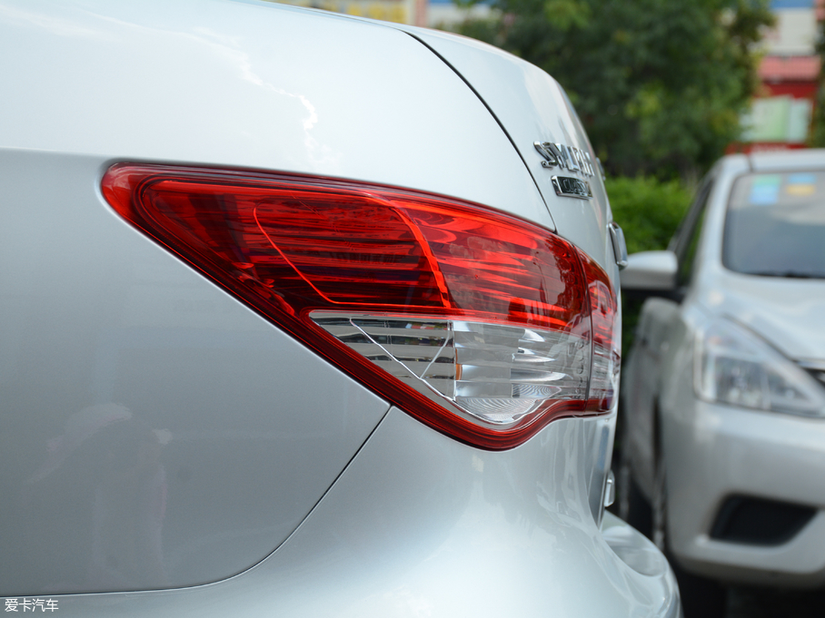 2018��܎�� ��(j��ng)�� 1.6XE CVT���m�� ��V