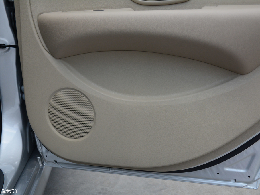 2018܎  1.6XE CVTm V