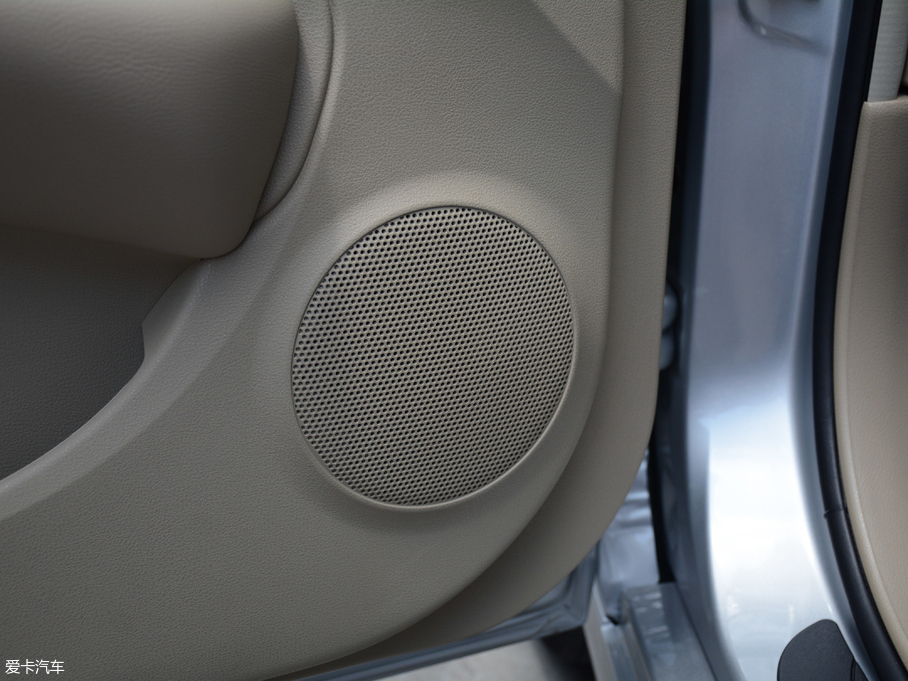 2018܎  1.6XE CVTm V