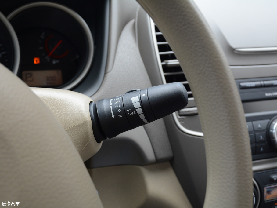 2018܎  1.6XE CVTm V